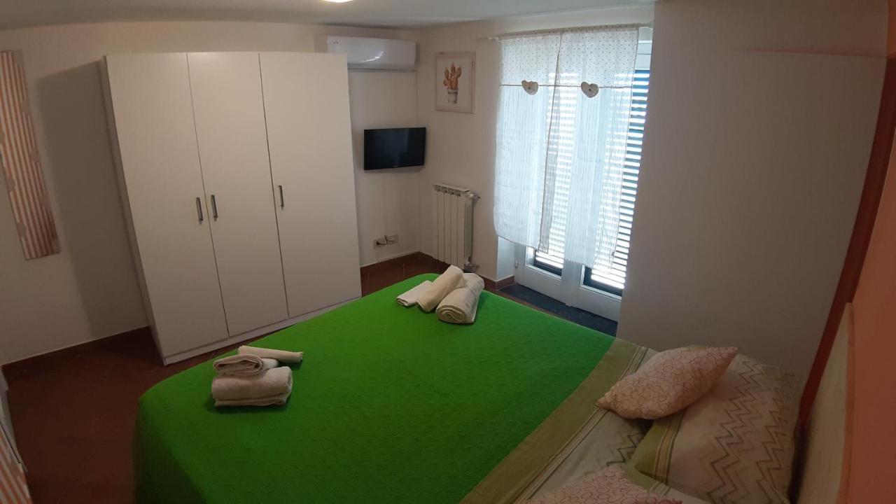 Ciuri Ciuri Apartment อาชิเรอาเล ภายนอก รูปภาพ